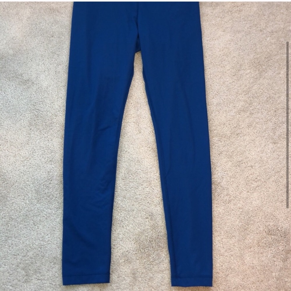 L- YOGAlicious blue ankle length leggings